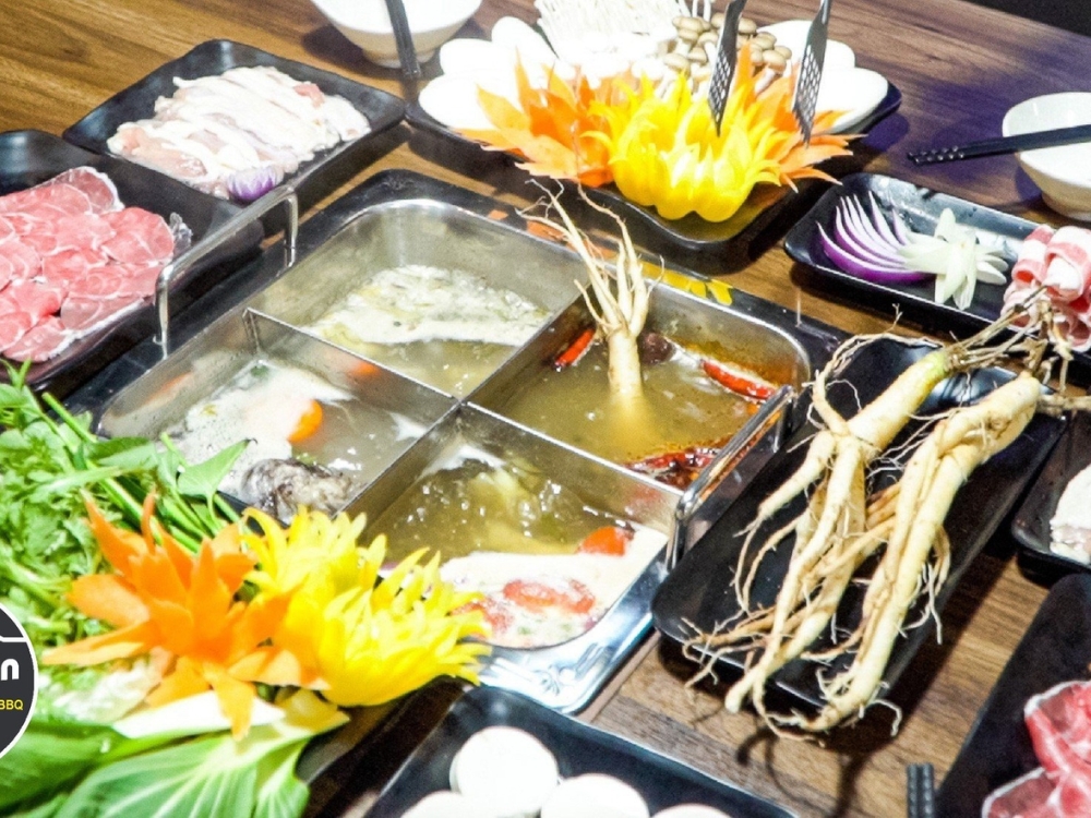 Không gian & menu